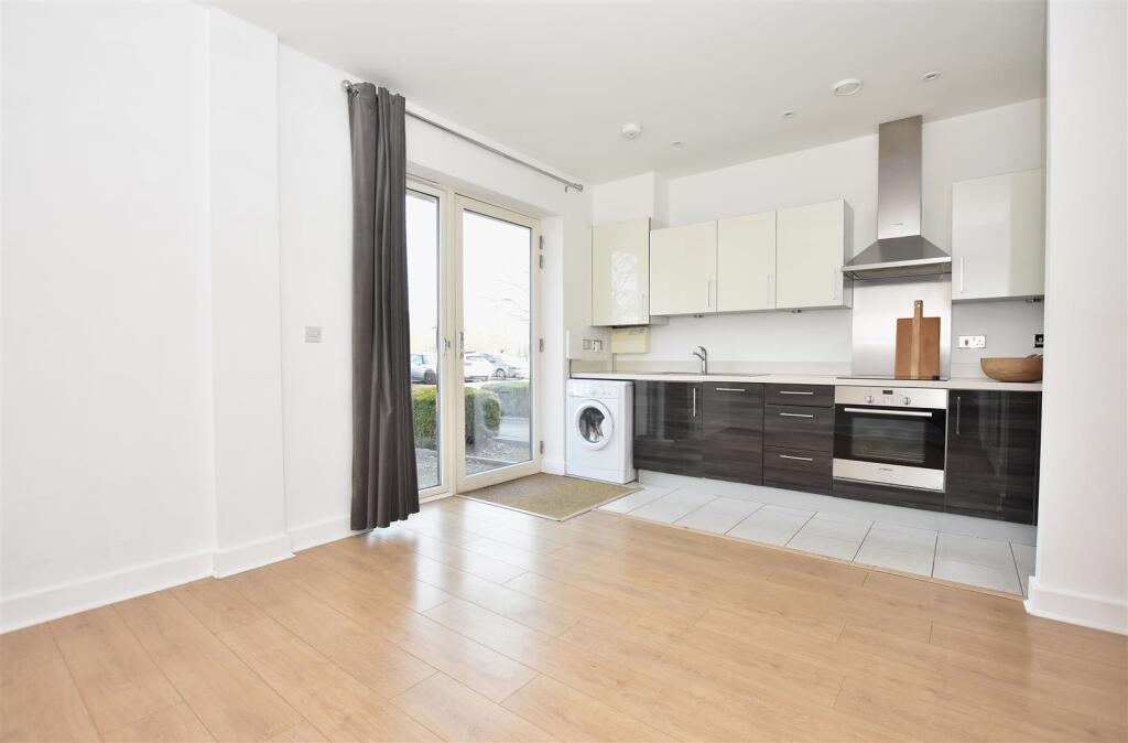 Living Area I.JPG