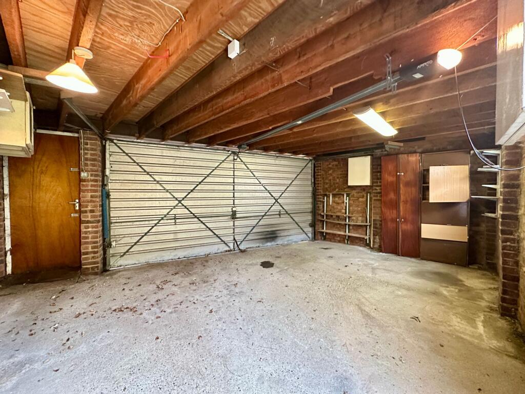 Garage / Workshop
