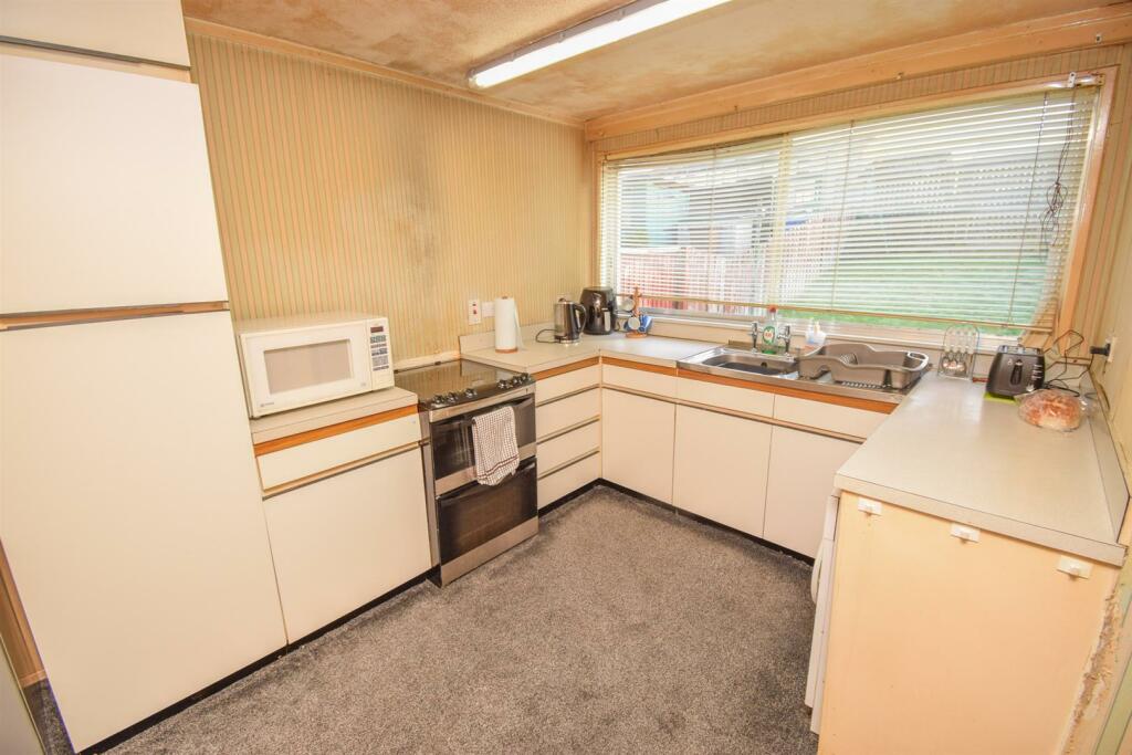 KITCHEN-2.jpg
