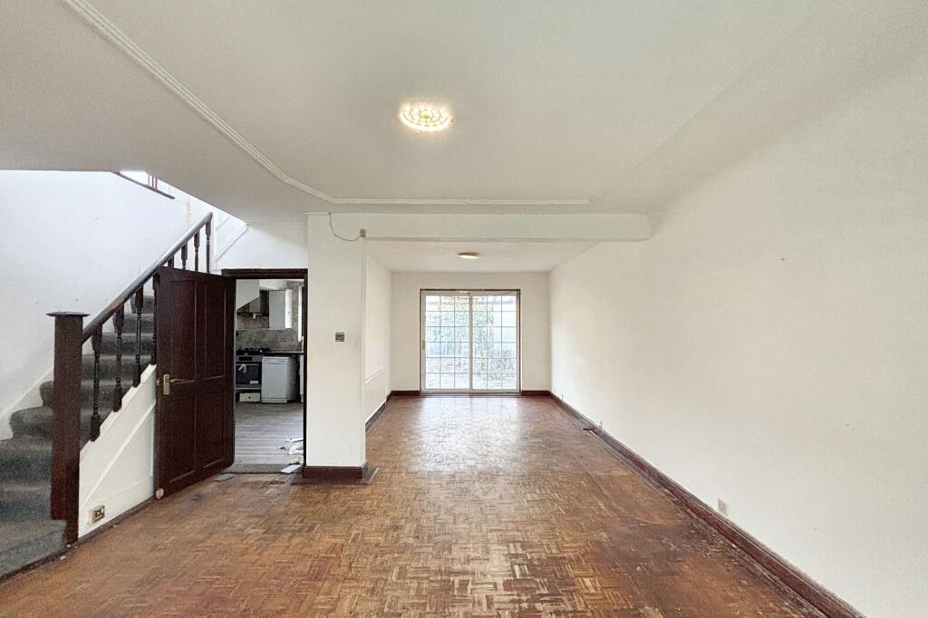 15 Glebe Avenue, Harrow HA3 9LG