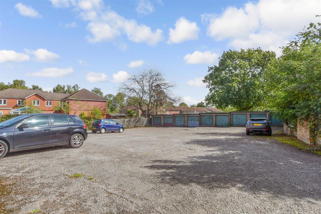 Driveway/Parking