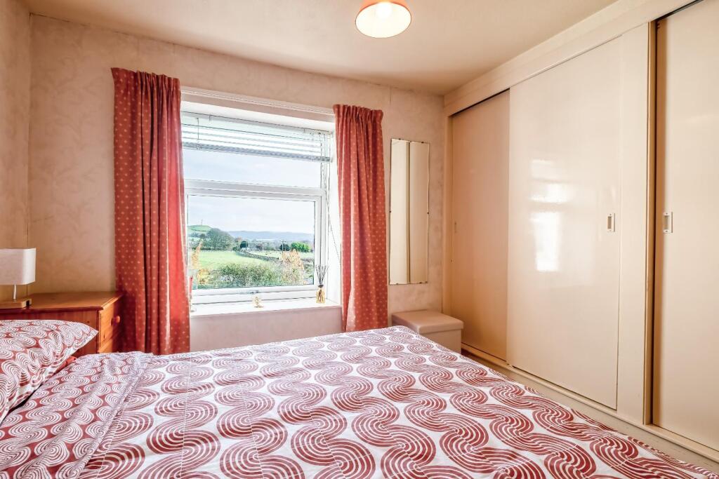 8 Tarn Close (15 of 21).jpg