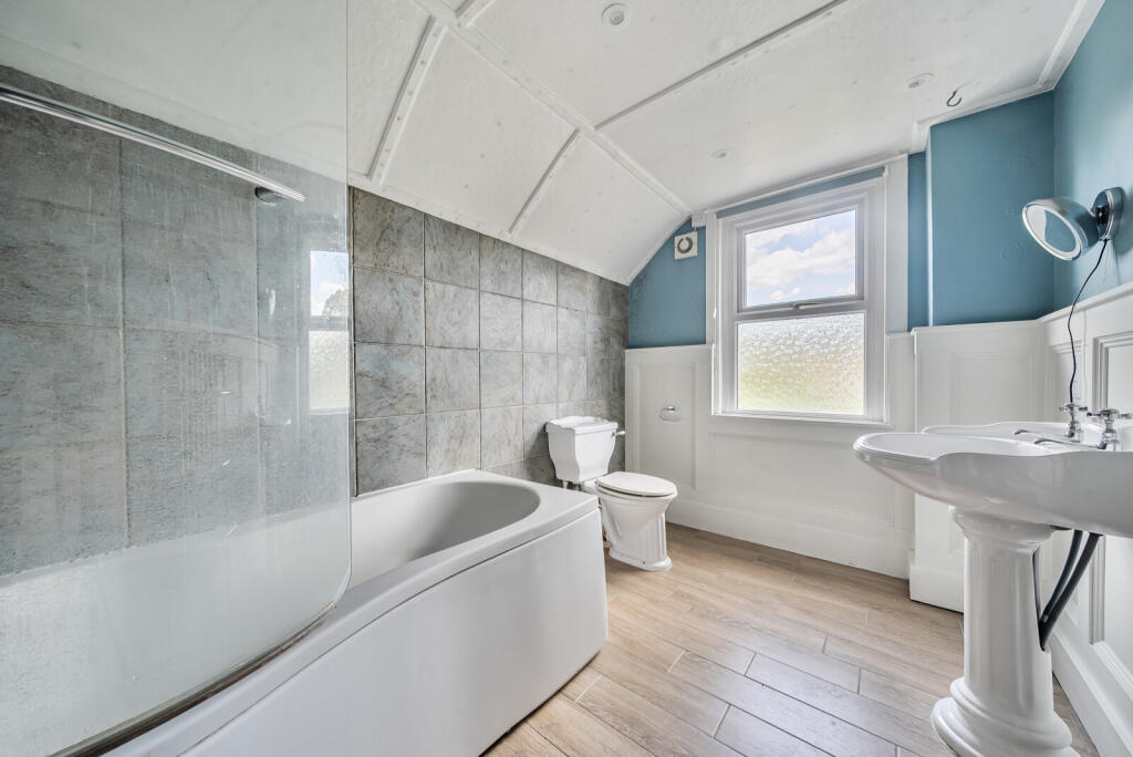 1303192-3-6842d55...