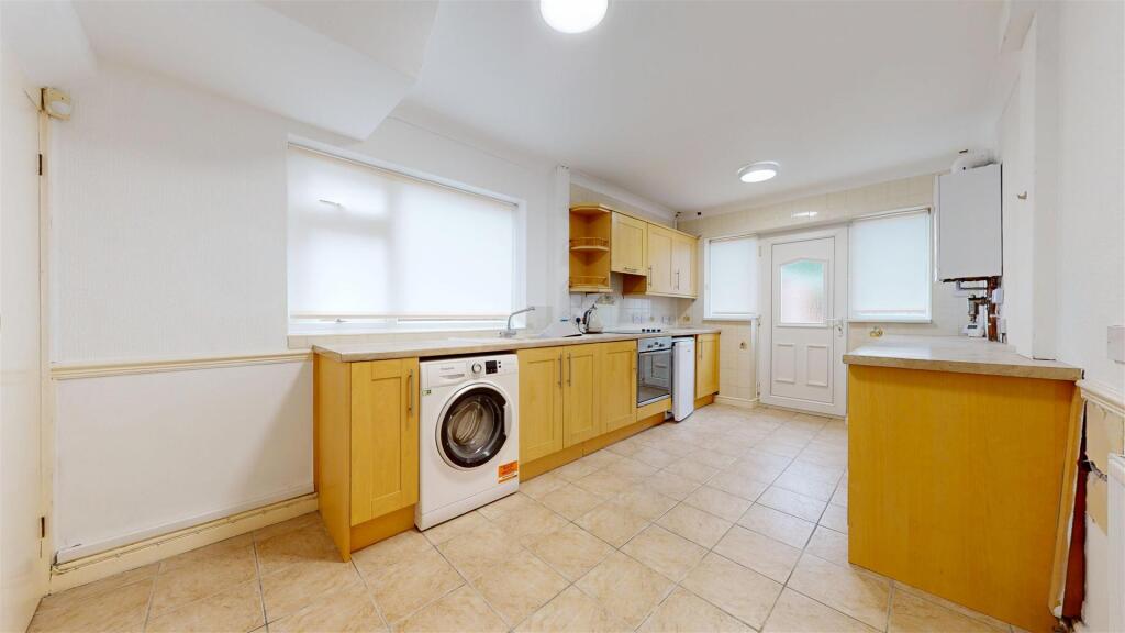 Stanley Avenue Kitchen