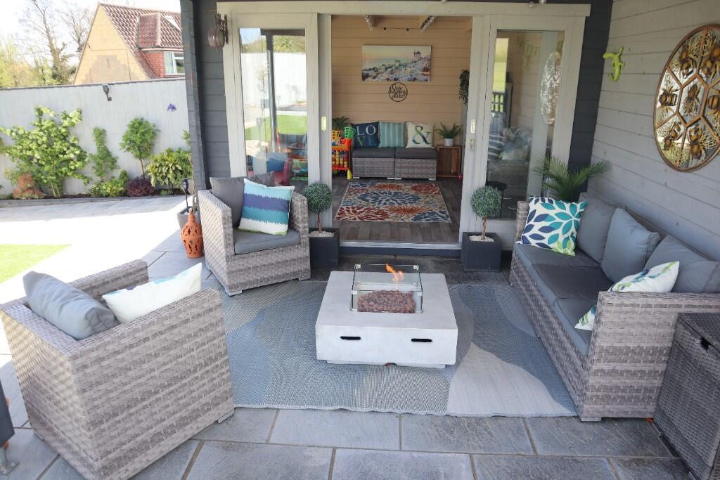 Summer House Seating