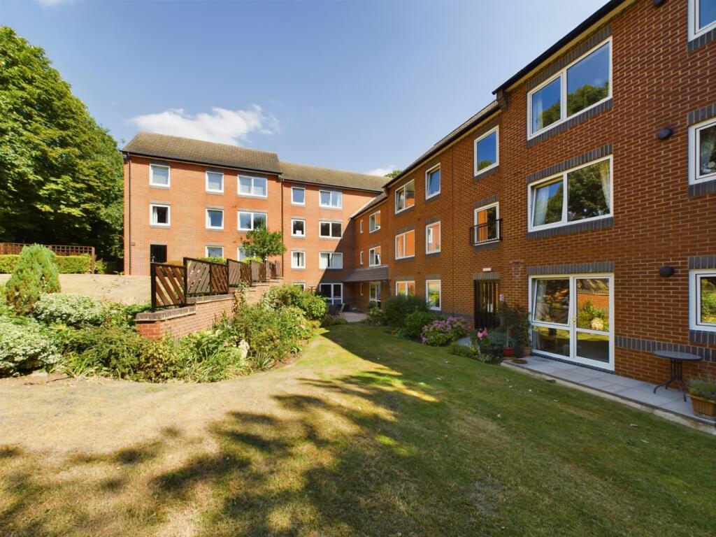 CAM02313G0-PR0061-STILL014