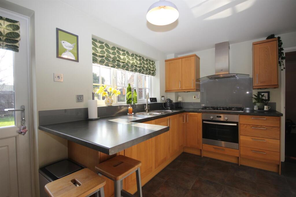 KITCHEN/BREAKFAST ROOM