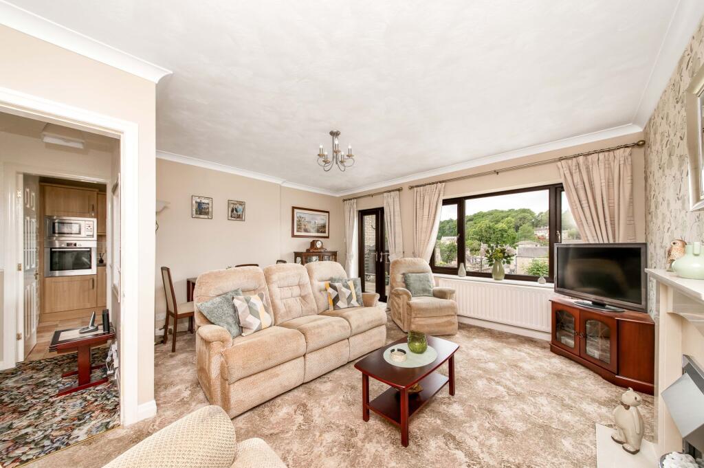 OPEN-PLAN LIVING DINING ROOM