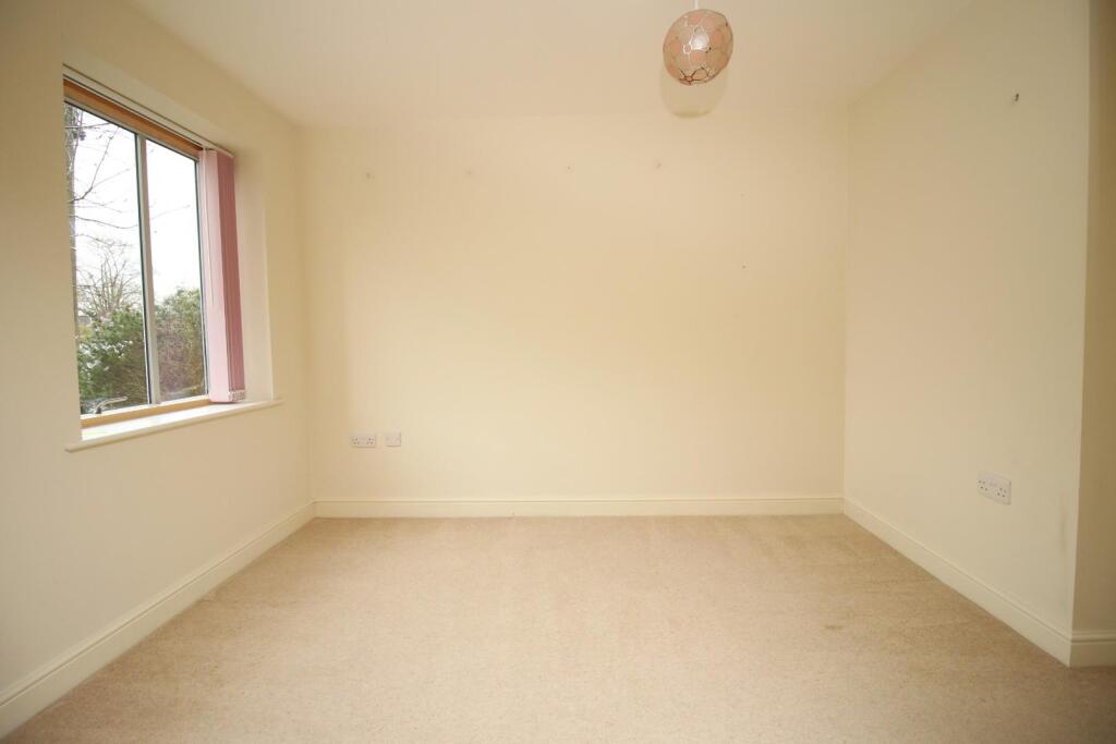 Bedroom 2/Dining Room