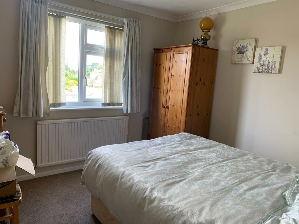 Bedroom 2.JPG