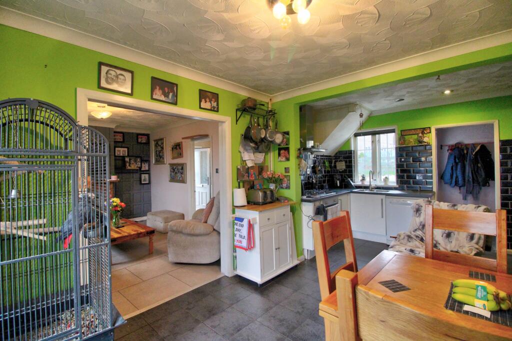 IMG_7871_2_3_Interior 4