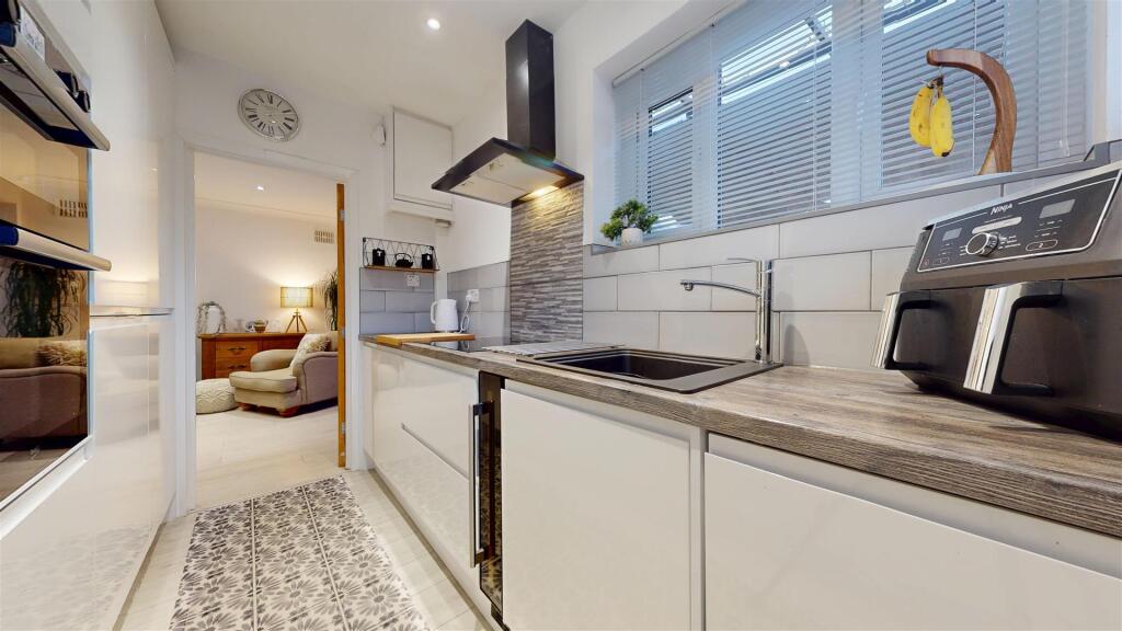 Severn Close Kitchen