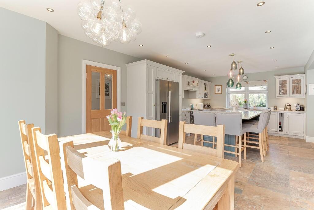 Dining Kitchen - F.jpg