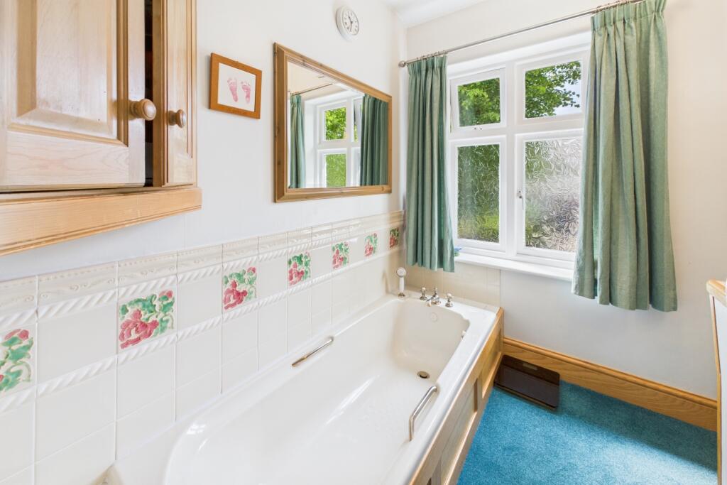 CAM03162G0-PR0281-STILL022