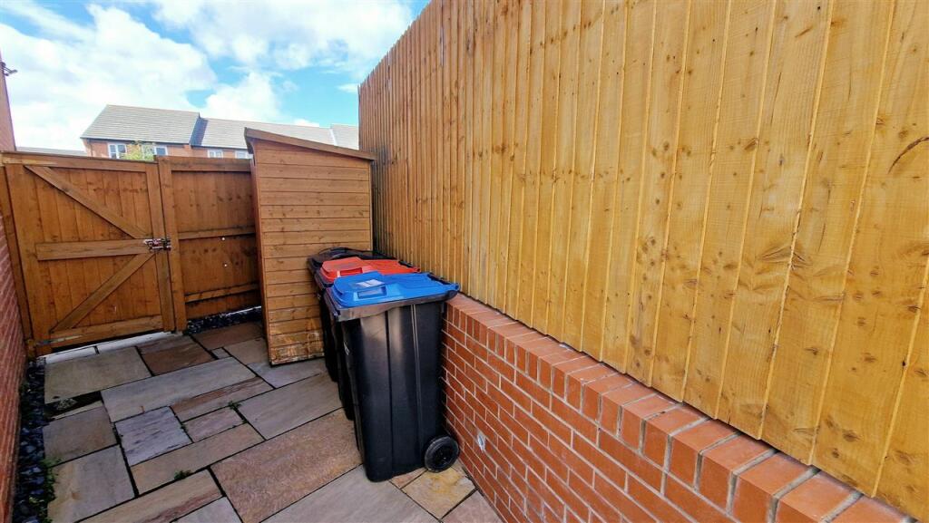 Side Rear Garden