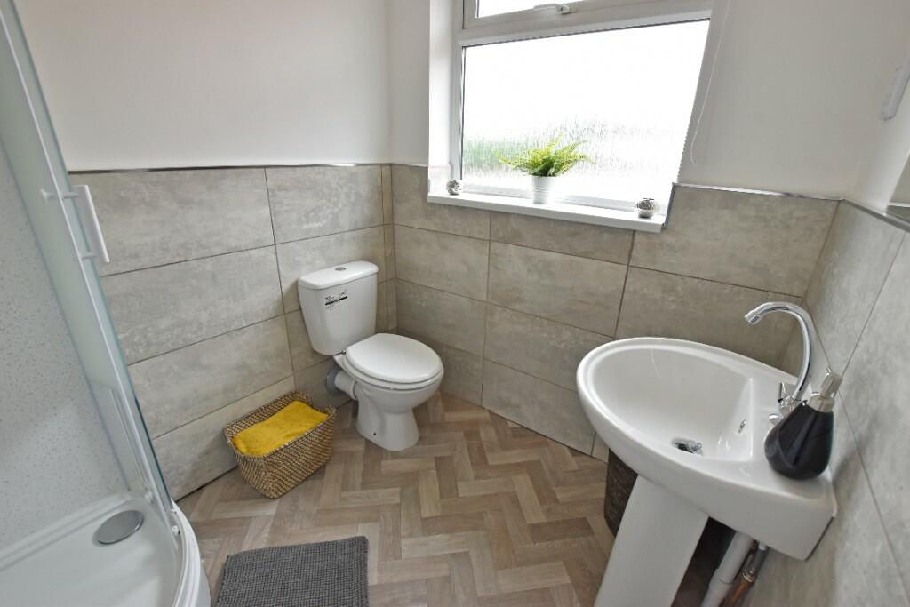 Bedroom 3 ensuite