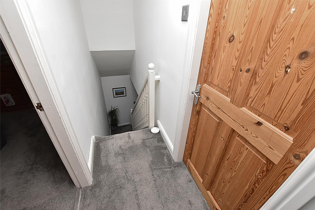 FIRST FLOOR LANDING