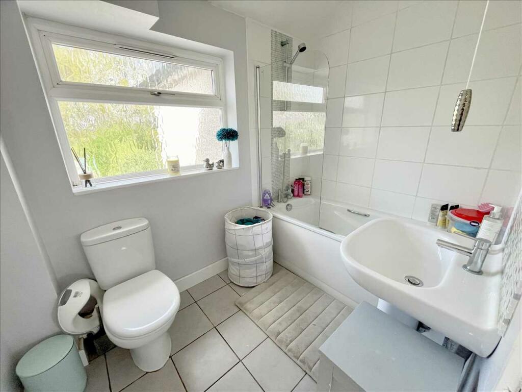 BATHROOM/WC