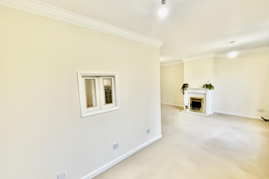 Lounge Dining Room 