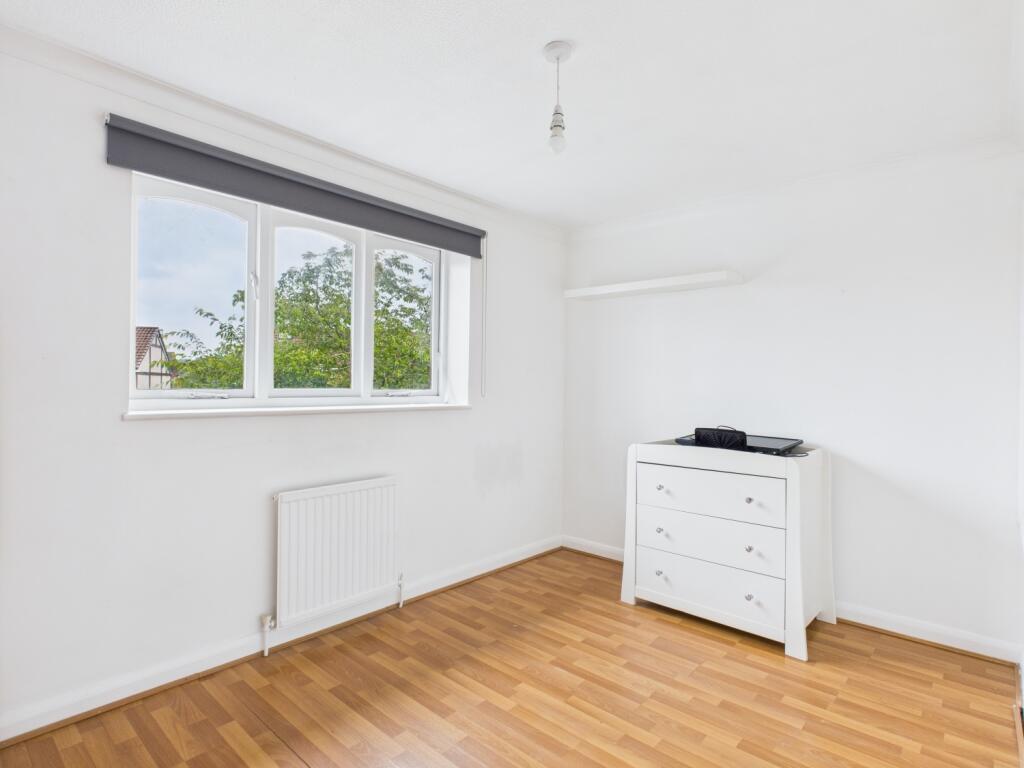 CAM03729G0-PR0059-STILL015