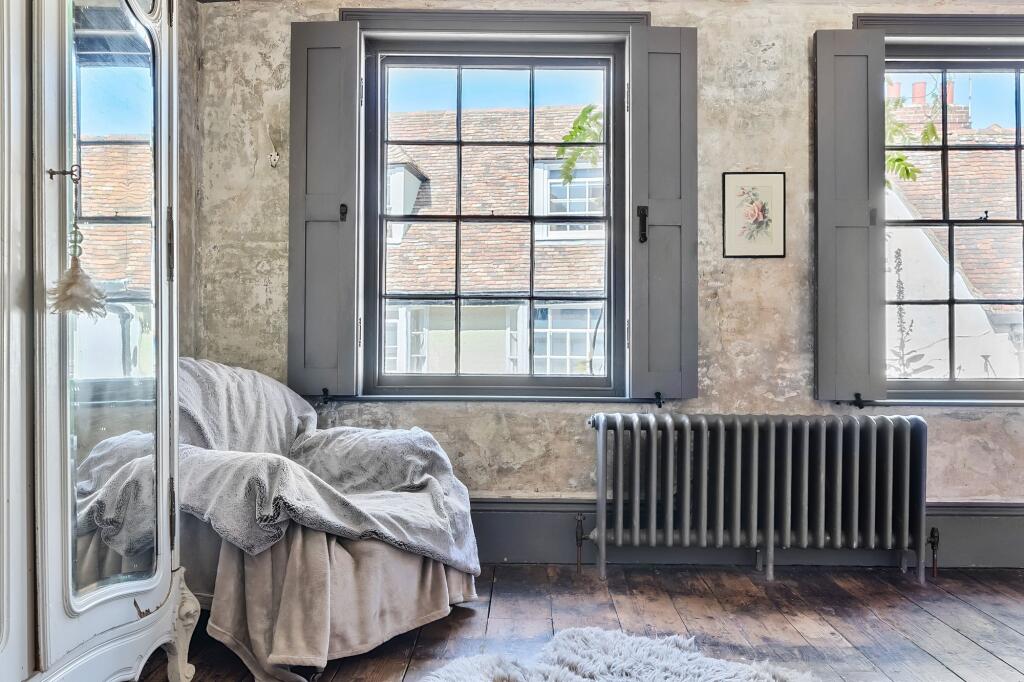 Bedroom One (3)
