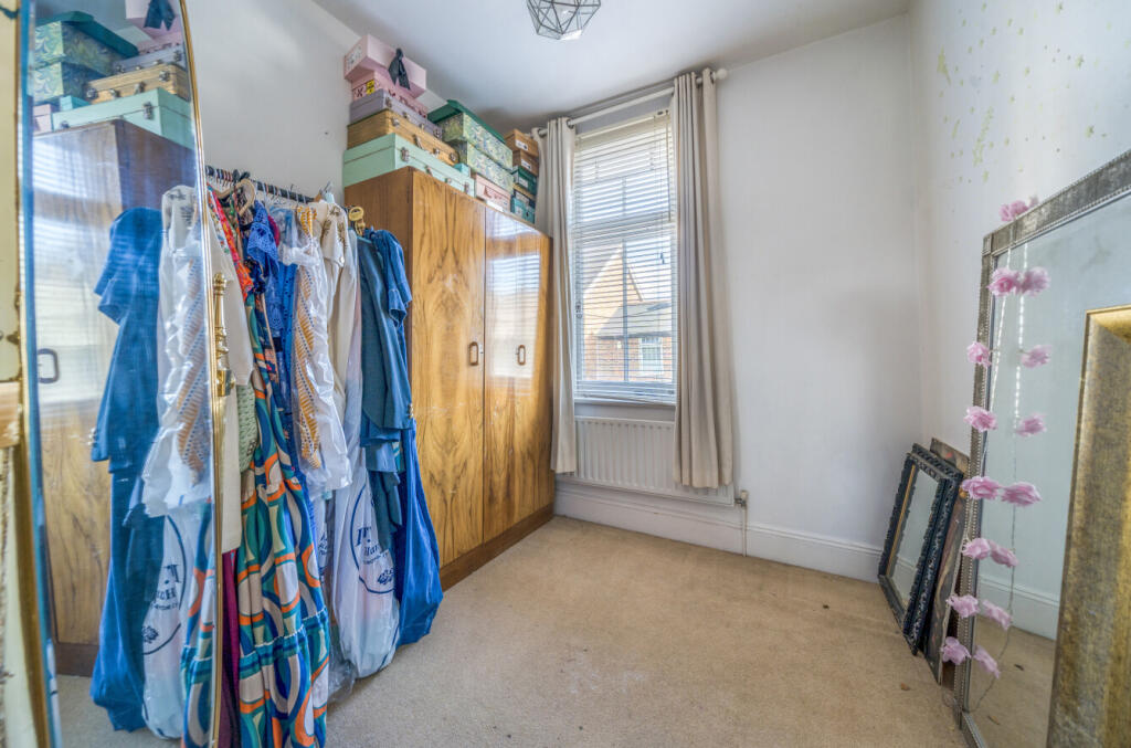 1354483-11-68c449...