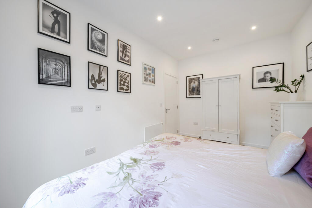 1385722-18-692ef3...