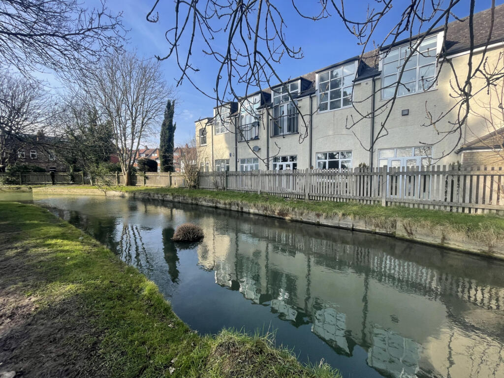 2 bedroom first floor flat