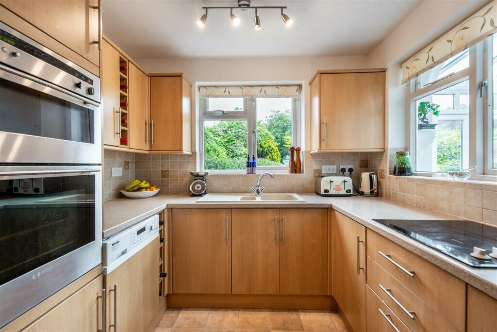 8602458-interior26.jpg
