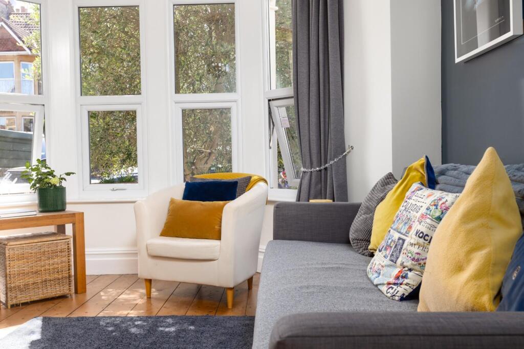 10 Kensington Park Road, BS4-4.jpg