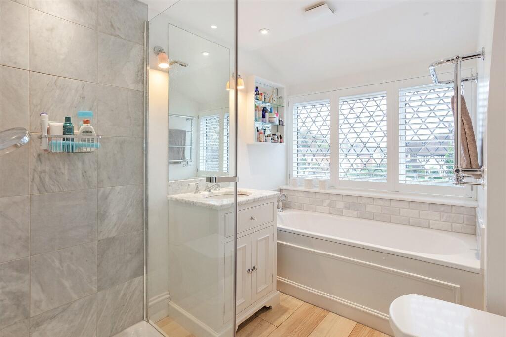 Bath/Shower Room