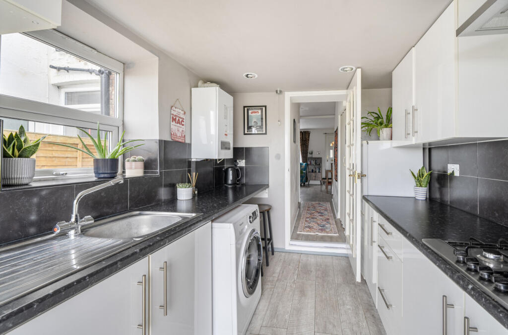 1356689-7-68cbfb4...