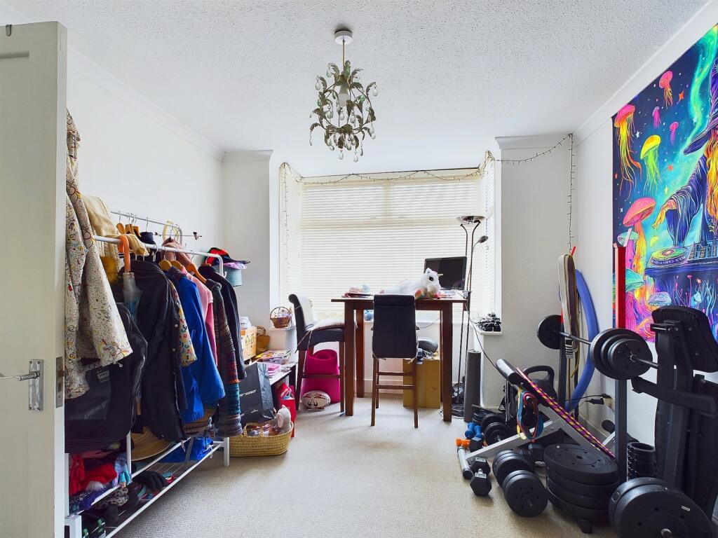 CAM01338G0-PR0091-STILL003