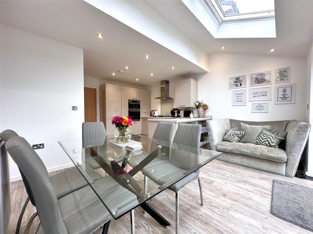 Living/Dining Space 790