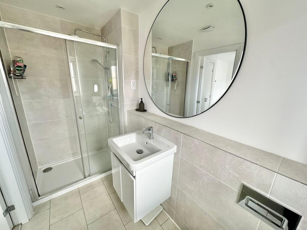 IMG-20250924-WA00...