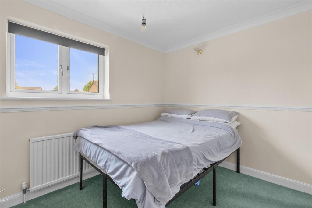 21 Jasmine Crescent, HP27 0AB-4.jpg