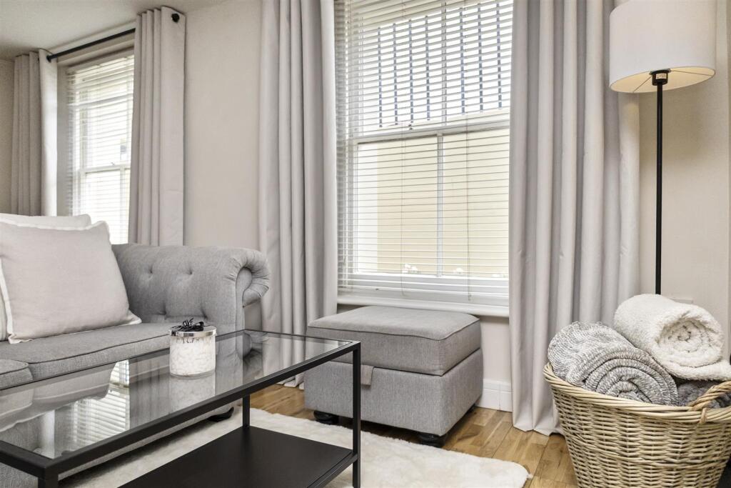 Heene Terrace, West Mansions 25a-015.JPG