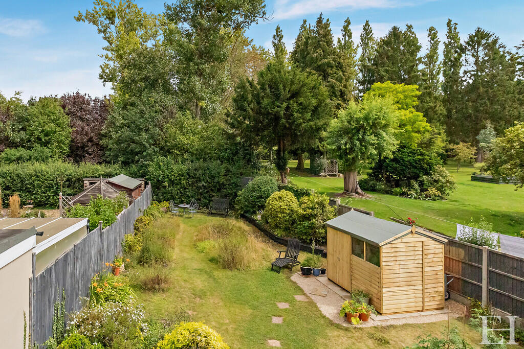 8658492-exteriorW...