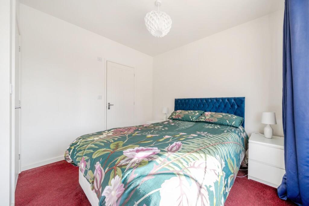 Master Bedroom corner.jpg