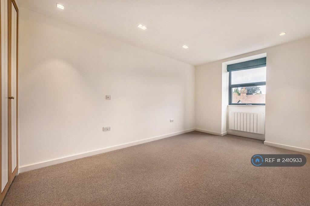 Large Bedroom