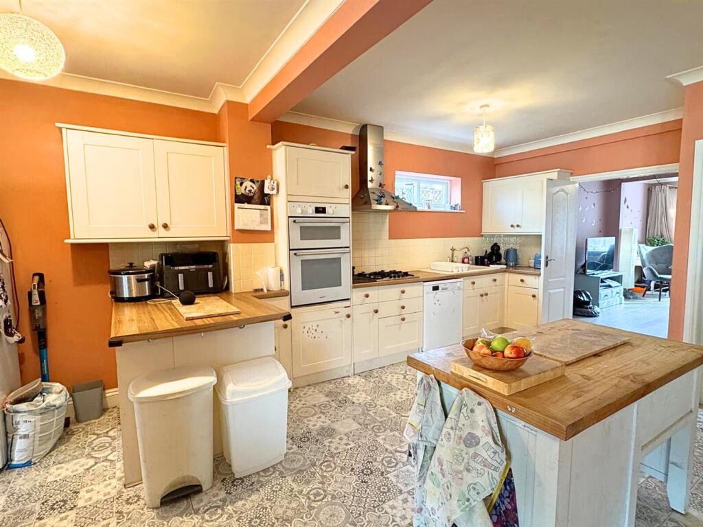 Kitchen/Open Plan Living