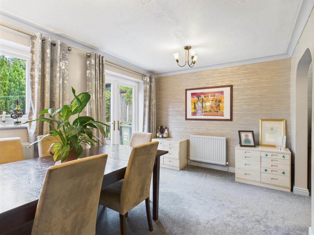 CAM03729G0-PR0110-STILL005