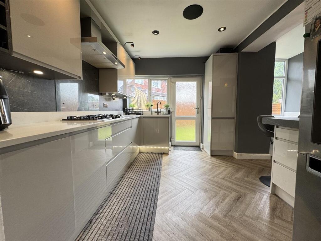 IMG_9911 (Large).JPG