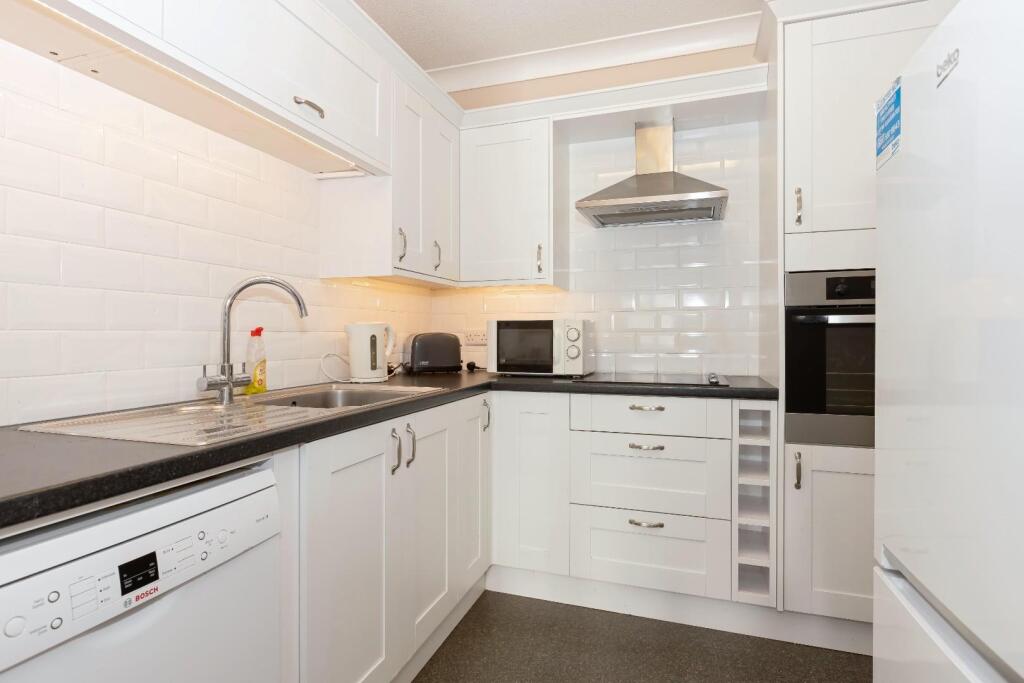 Amberley Court_4.jpg