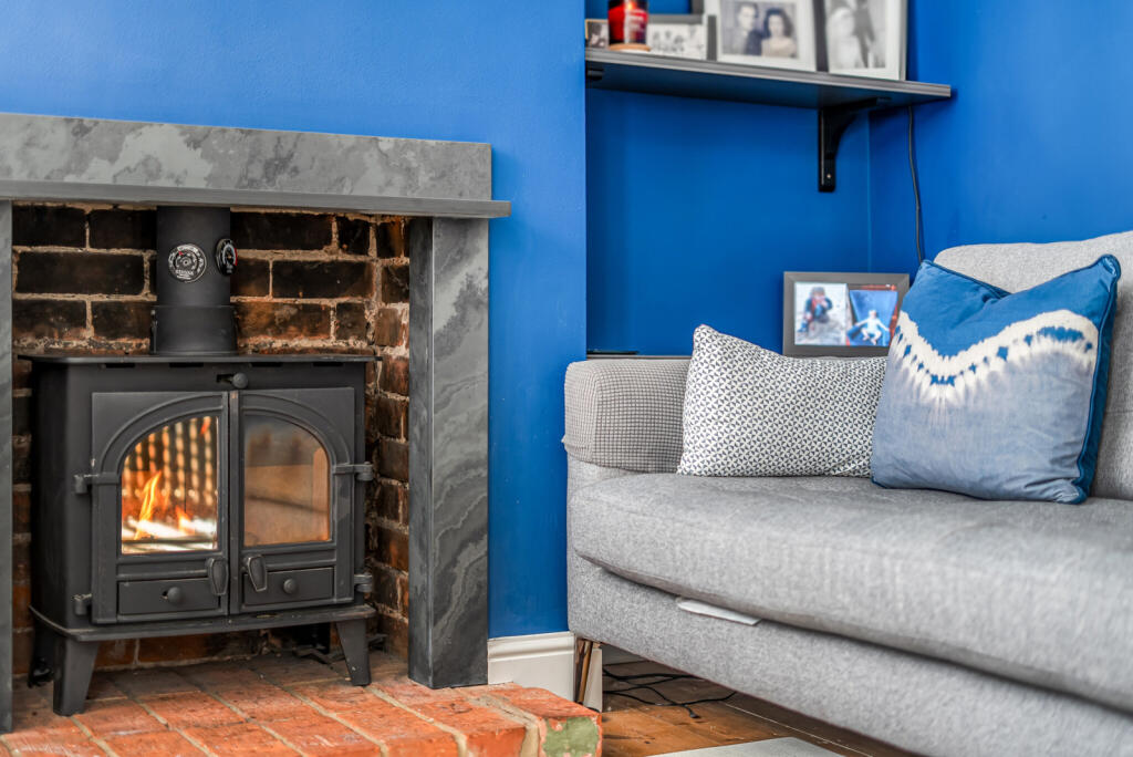 1371317-22-68f8ef...