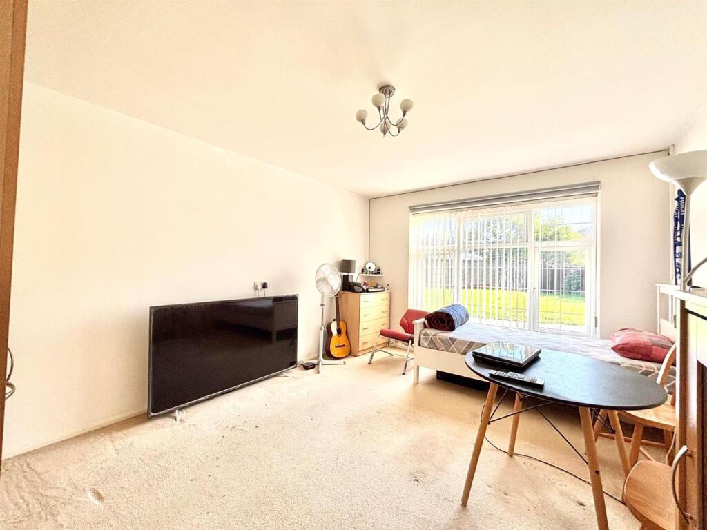 WhatsApp Image 2025-09-22 at 11.53.02_df440aef.jpg