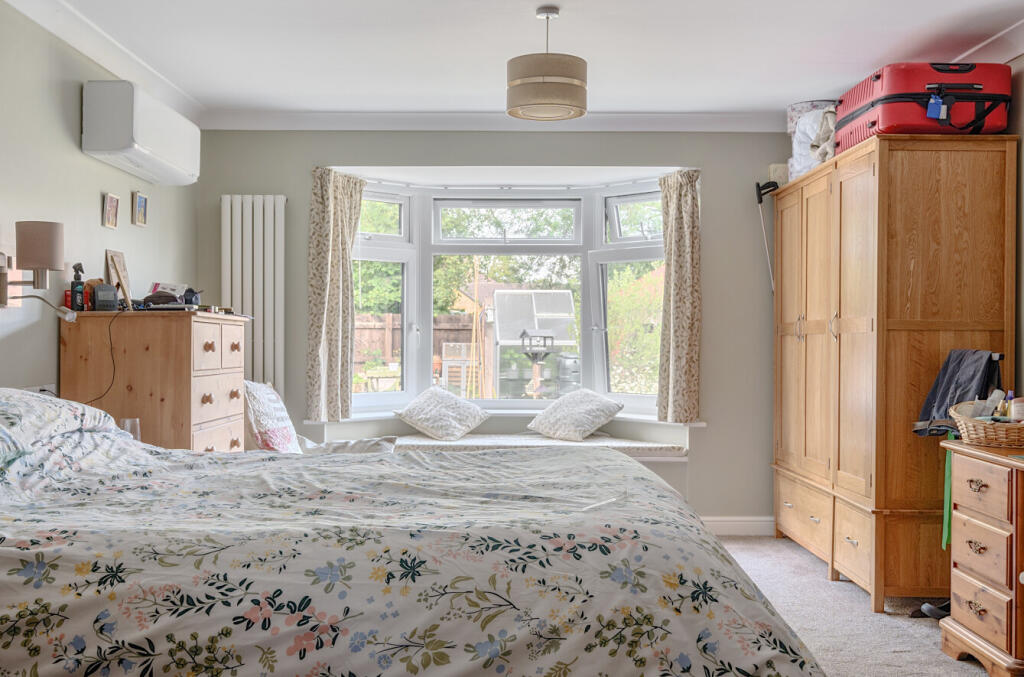 1304671-18-684080...