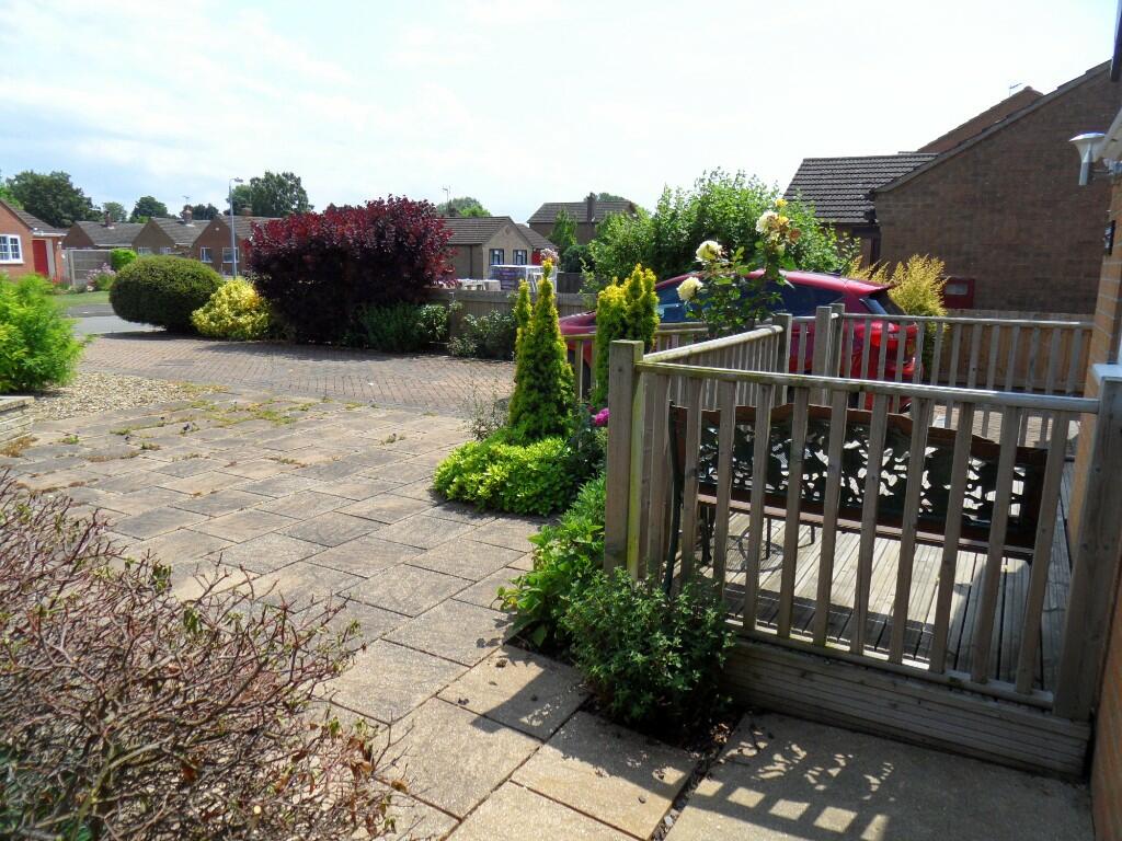 FRONT &amp; DRIVEWAY