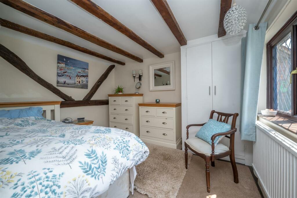 Ground Floor Bedroom (Bed 4)