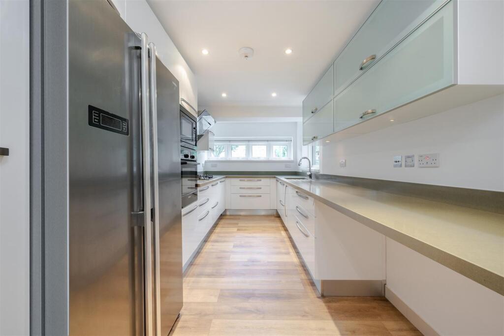 KITCHEN1.jpg